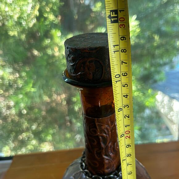 Vintage Spanish Glass Decanter with Tooled Leather Cover & Cork Stopper - Picture 12 of 13